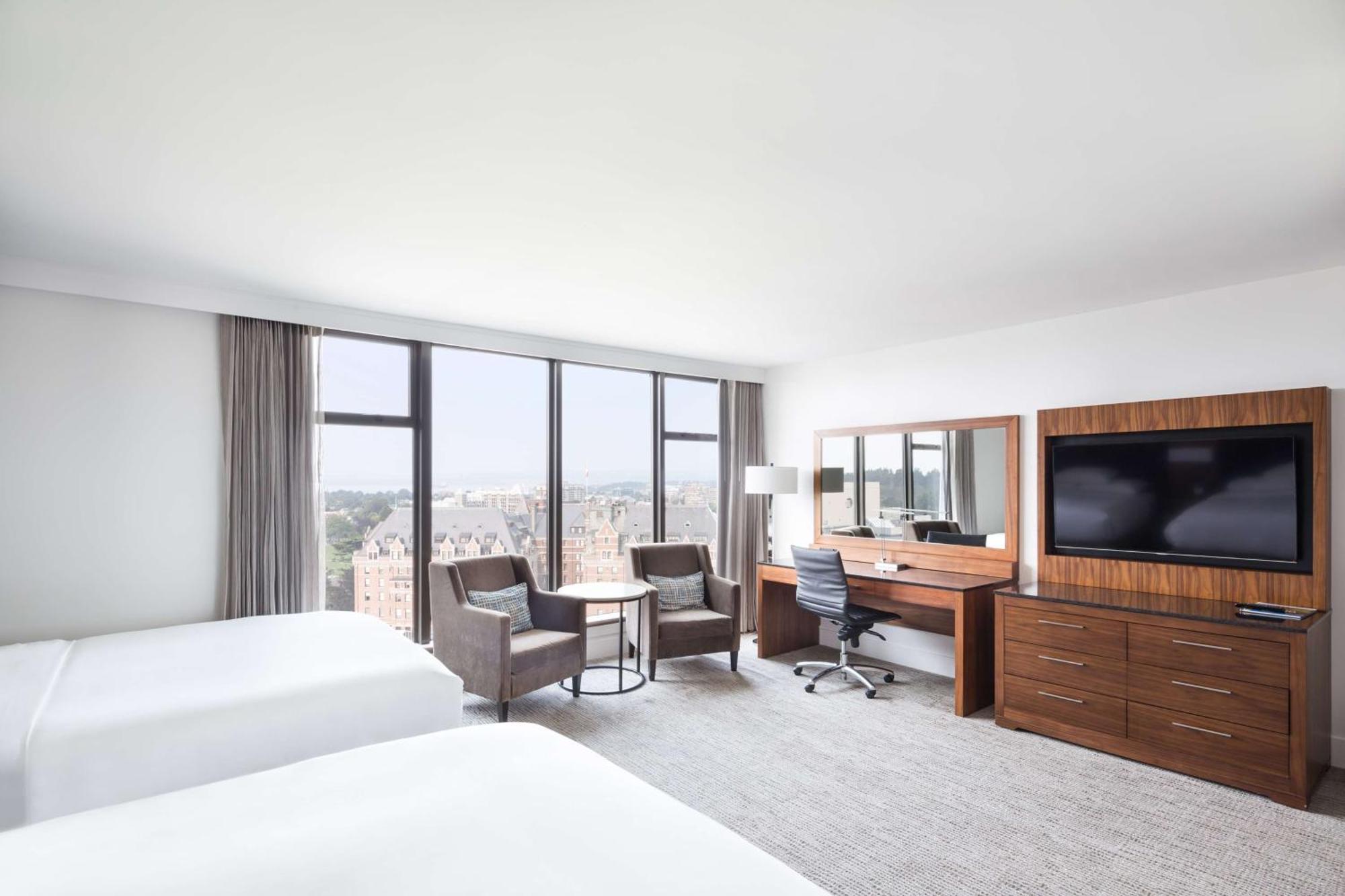 Doubletree By Hilton Hotel & Suites Виктория Экстерьер фото