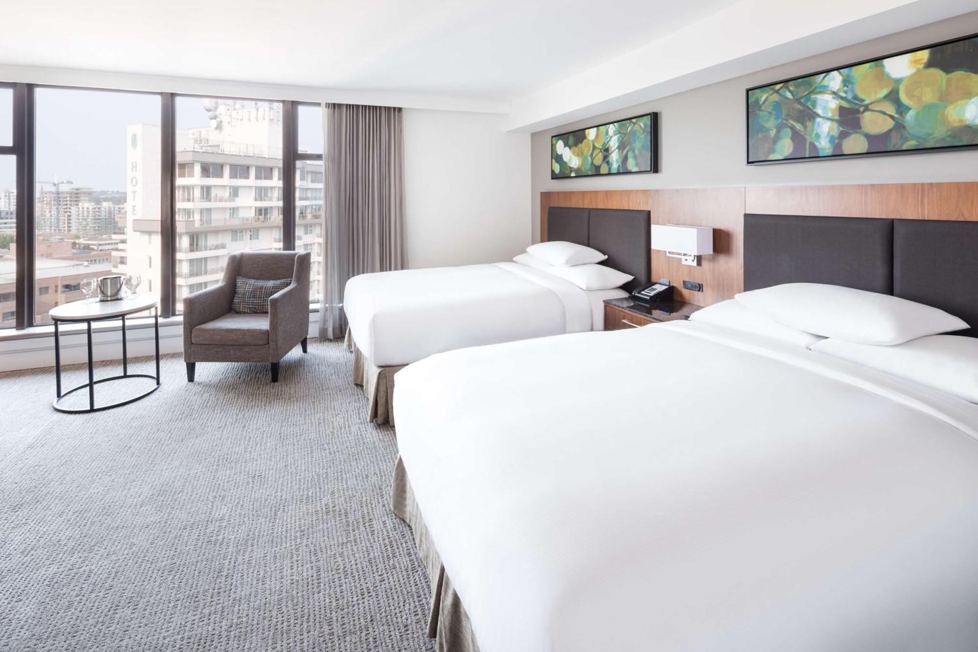 Doubletree By Hilton Hotel & Suites Виктория Экстерьер фото