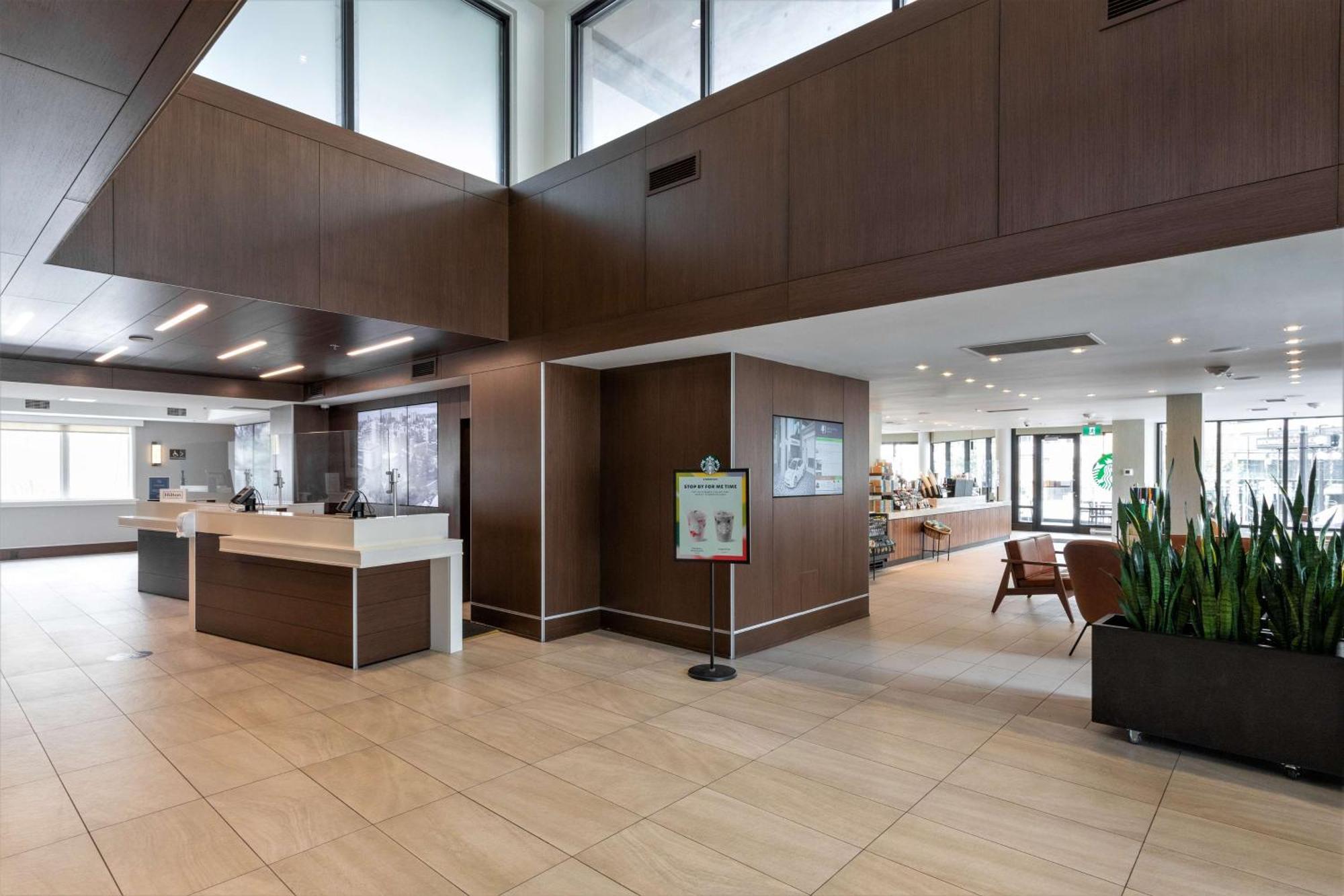 Doubletree By Hilton Hotel & Suites Виктория Экстерьер фото