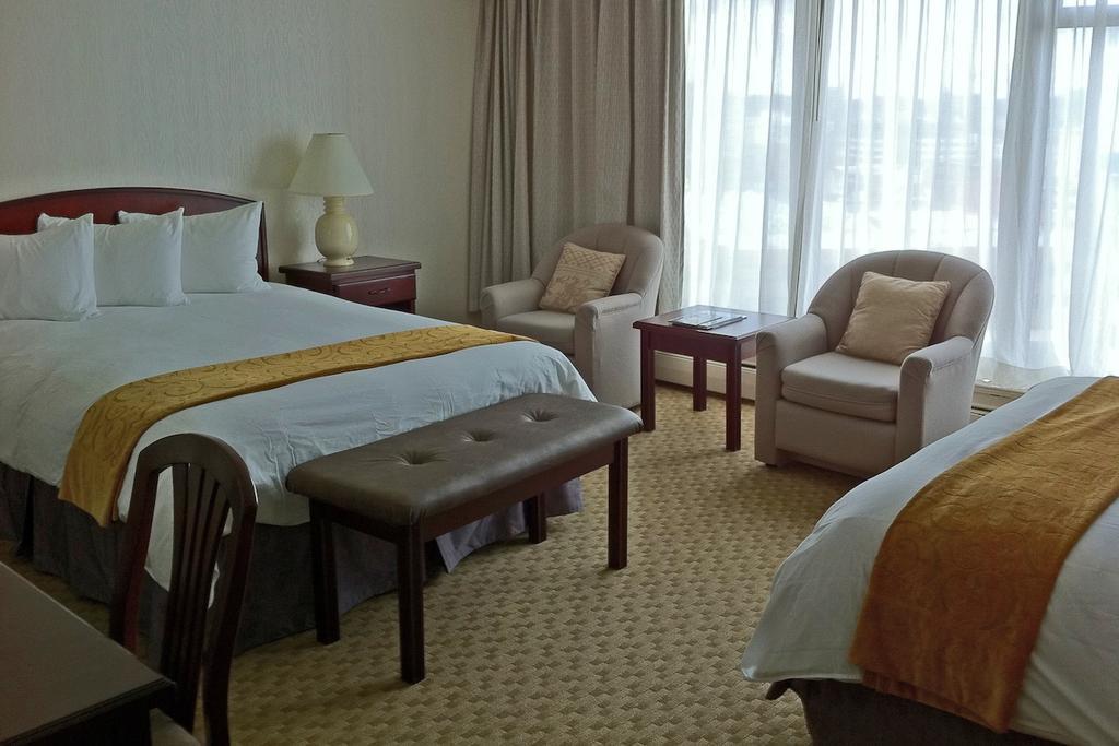 Doubletree By Hilton Hotel & Suites Виктория Экстерьер фото